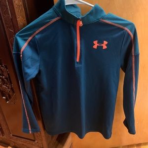 Under Armour heat tech 1/2 zip shirt.